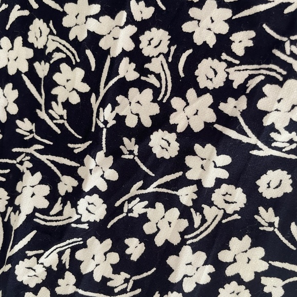 1.Slate Floral Puff Sleeve Dress - Picture 4 of 8